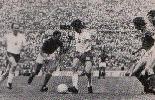 23.06.1974r. Stuttgart, mecz Polska - Włochy 2:1, kolejna akcja Deyny, obok Lato, z tyłu Facchetti